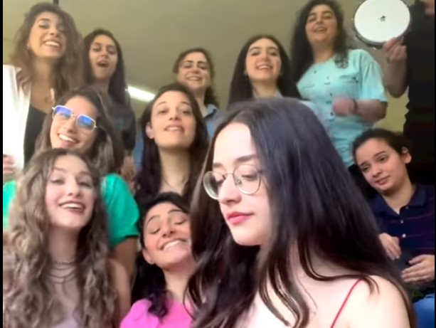 The talented Lebanese squad of Elena Naddour singing Ragheb Alama